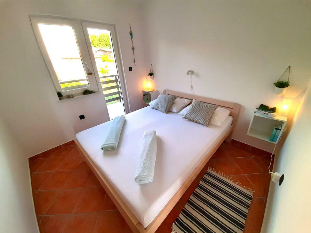 Rentfox - Crikvenica Apartment Екстериор снимка